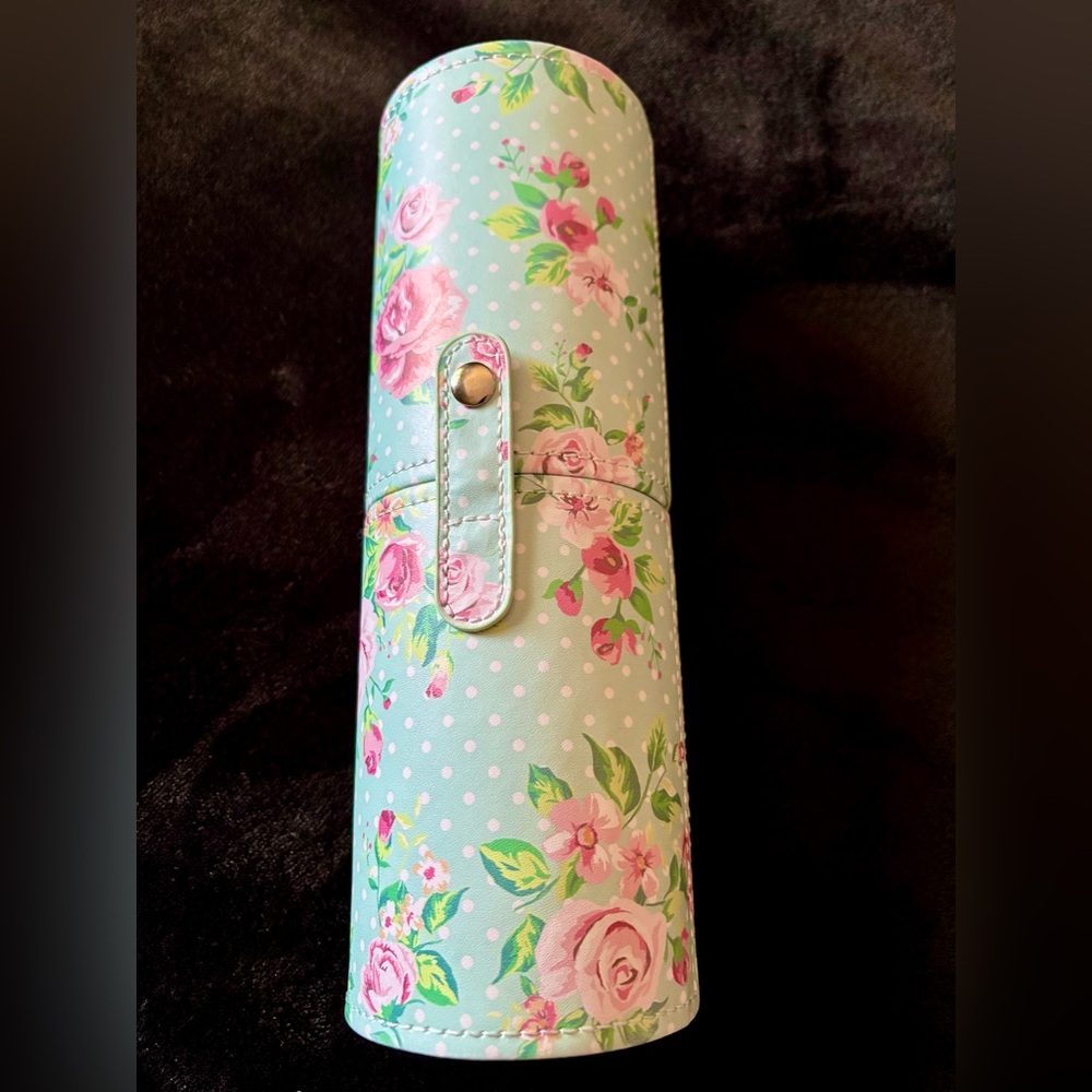 Make up brush holder